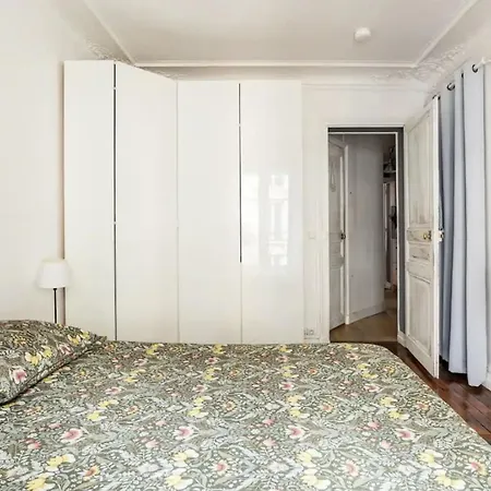 Appartamento Spacious Bright In Montmartre Parigi