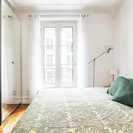 Apartment Spacious Bright In Montmartre