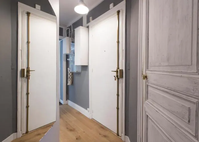 Spacious Bright In Montmartre 아파트 *