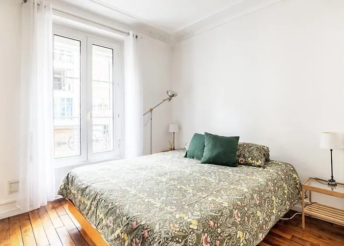 Spacious Bright In Montmartre *