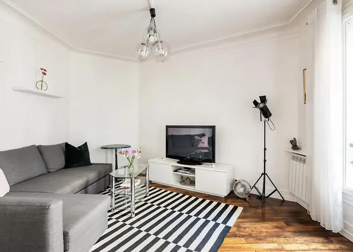 Appartement Spacious Bright In Montmartre