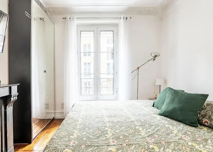 Appartement Spacious Bright In Montmartre